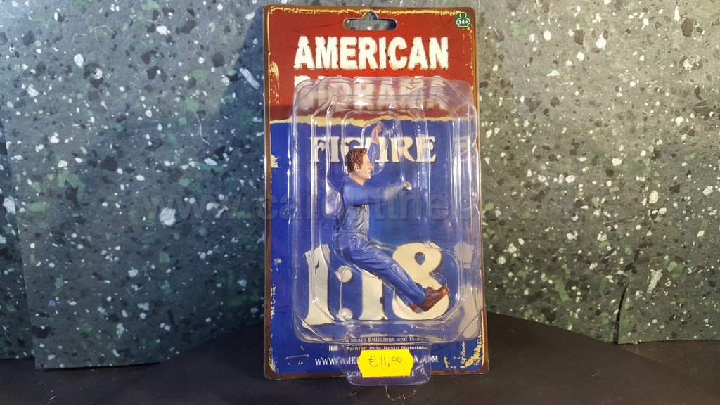Diorama figuur MECHANIC FRANK under the hood AD153 1:18 - Afbeelding 3