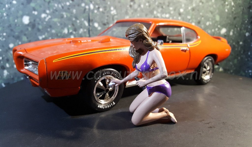 Diorama figuur Car Wash Alisa AD156 1:18 - Afbeelding 2