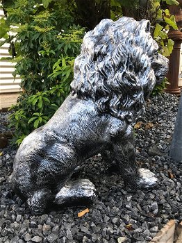 Prachtig beeld van een leeuw, polystone, zilver grijs - 4
