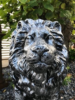 Prachtig beeld van een leeuw, polystone, zilver grijs - 6