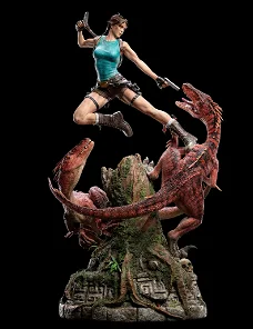 Weta Lara Croft Tomb Raider statue