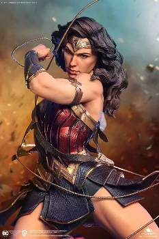 Queen Studios Wonder Woman statue - 0
