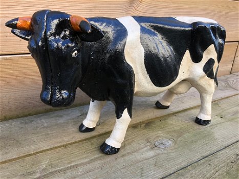Koe beeld, sculptuur metalen zwart bont koe, spaarpot - 1