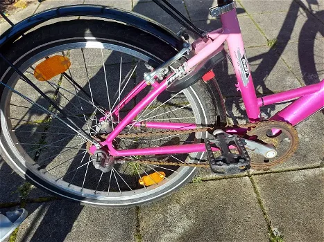 24 inch meisje fiets Kleur roze met versnellingen en terug traprem en handrem - 4