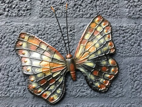 Gietijzeren vlinder, fraaie wanddecoratie, in kleur - 1