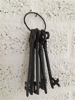 Middeleeuwse sleutelbos als decoratie met 6 sleutels - 2