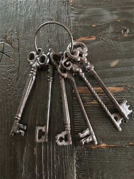 Middeleeuwse sleutelbos als decoratie met 6 sleutels - 4