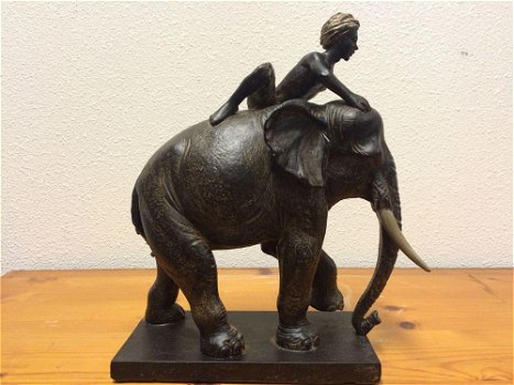 1 Skulptur olifant met ruiter, Polystein - 1
