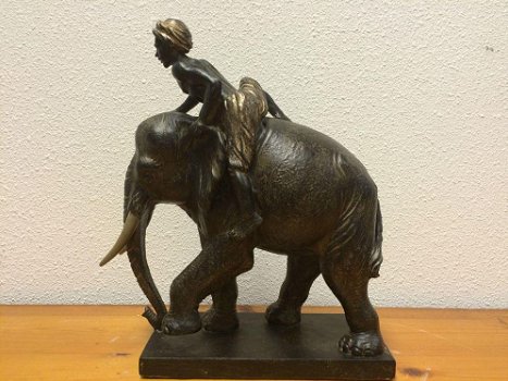 1 Skulptur olifant met ruiter, Polystein - 2
