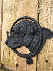 Wandornament, hond met hoorn, zwarte muurdecoratie
