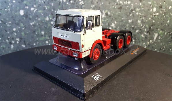 Henschel HS 19 TS grijs 1966 1:43 Ixo - 1