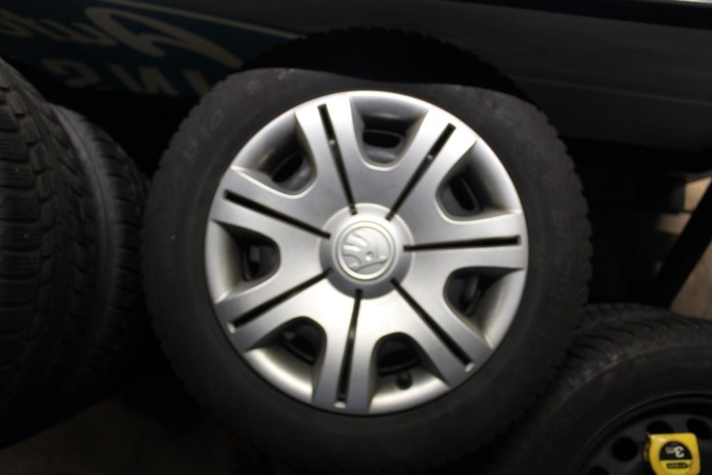 ad: 2. set staal met winterbanden Skoda 185/60/14 5x100 - nr. 1