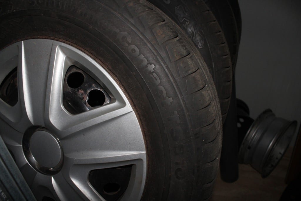 ad: 11. Stalen velgen continental 205/65/15 - Afbeelding 3