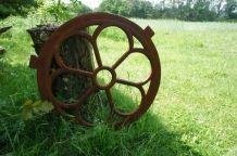Gietijzeren stalraam -rond middel - 70 cm- zwaar - nr. 1