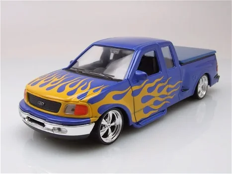 1:24 Welly Ford F-150 Flareside Supercab 1999 Low Rider 1999 - 0