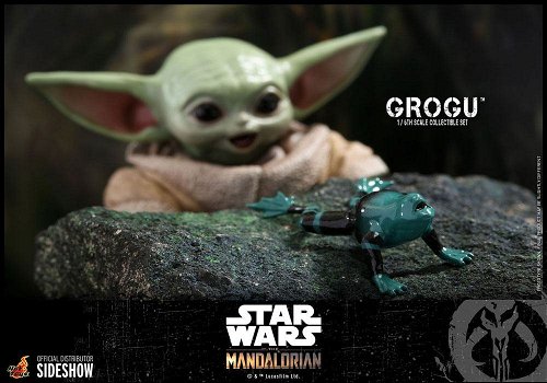 Hot Toys The Mandalorian Grogu Collectible Set TMS043 - 1