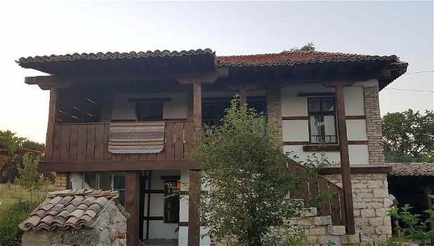 Een gerenoveerde rustieke woning slechts 40 km van de badplaats Varna - 3