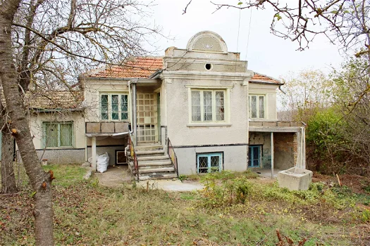 Bakstenen huis met 2 verdiepingen 88 m2, 35 km van Varna en de zee - 0