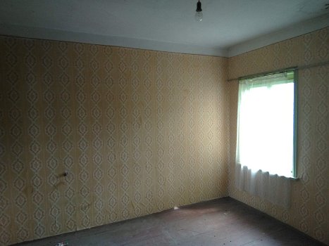 House to renovate with 3 spacious bedrooms - 7