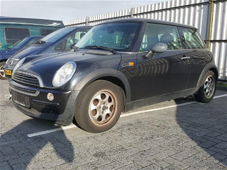 Mini Cooper R50 in onderdelen - 1