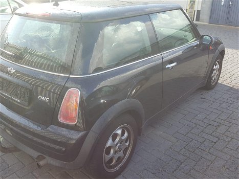 Mini Cooper R50 in onderdelen - 2