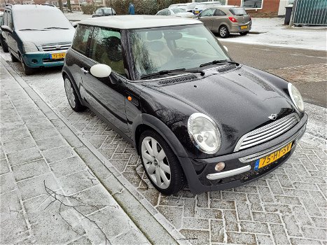 Mini Cooper R50 in onderdelen - 2