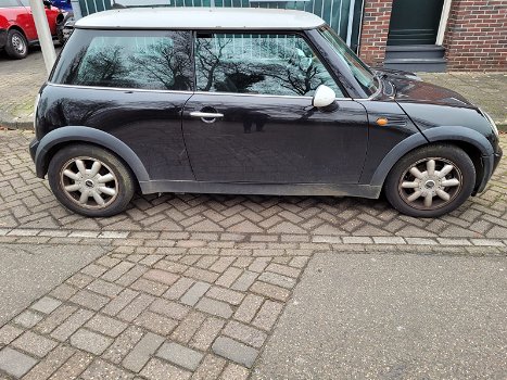 Mini Cooper R50 in onderdelen - 2