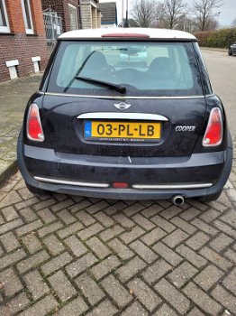 Mini Cooper R50 in onderdelen - 3