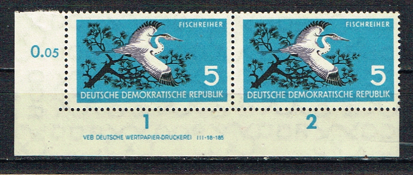 ddr-michel-688-pf-veldeel-met-2-zegels-en-rand hf 70 - nr. 1