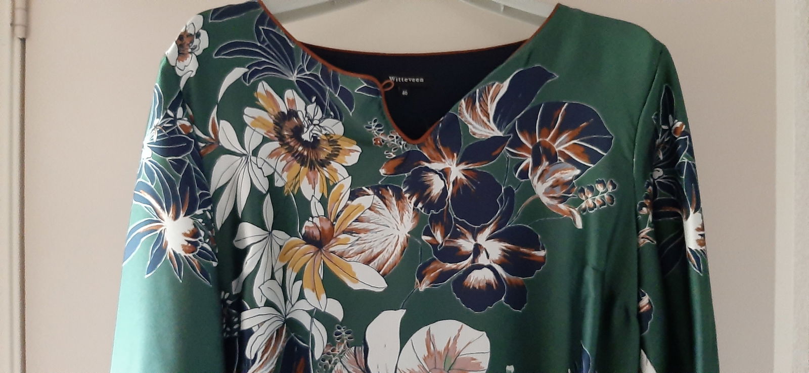 groen bloemprint jurk Witteveen 46 - Afbeelding 2