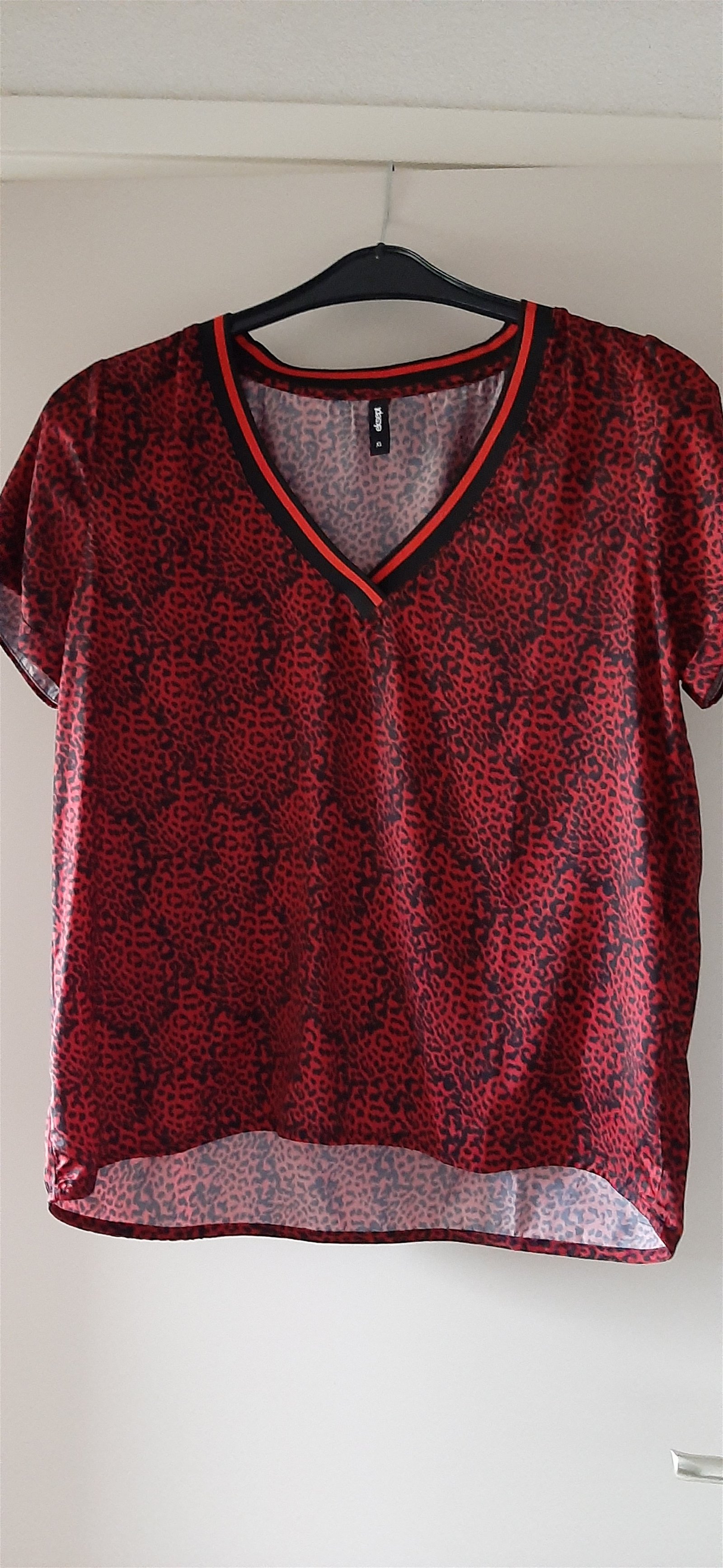 XL rood panterprint shirtje - nr. 1