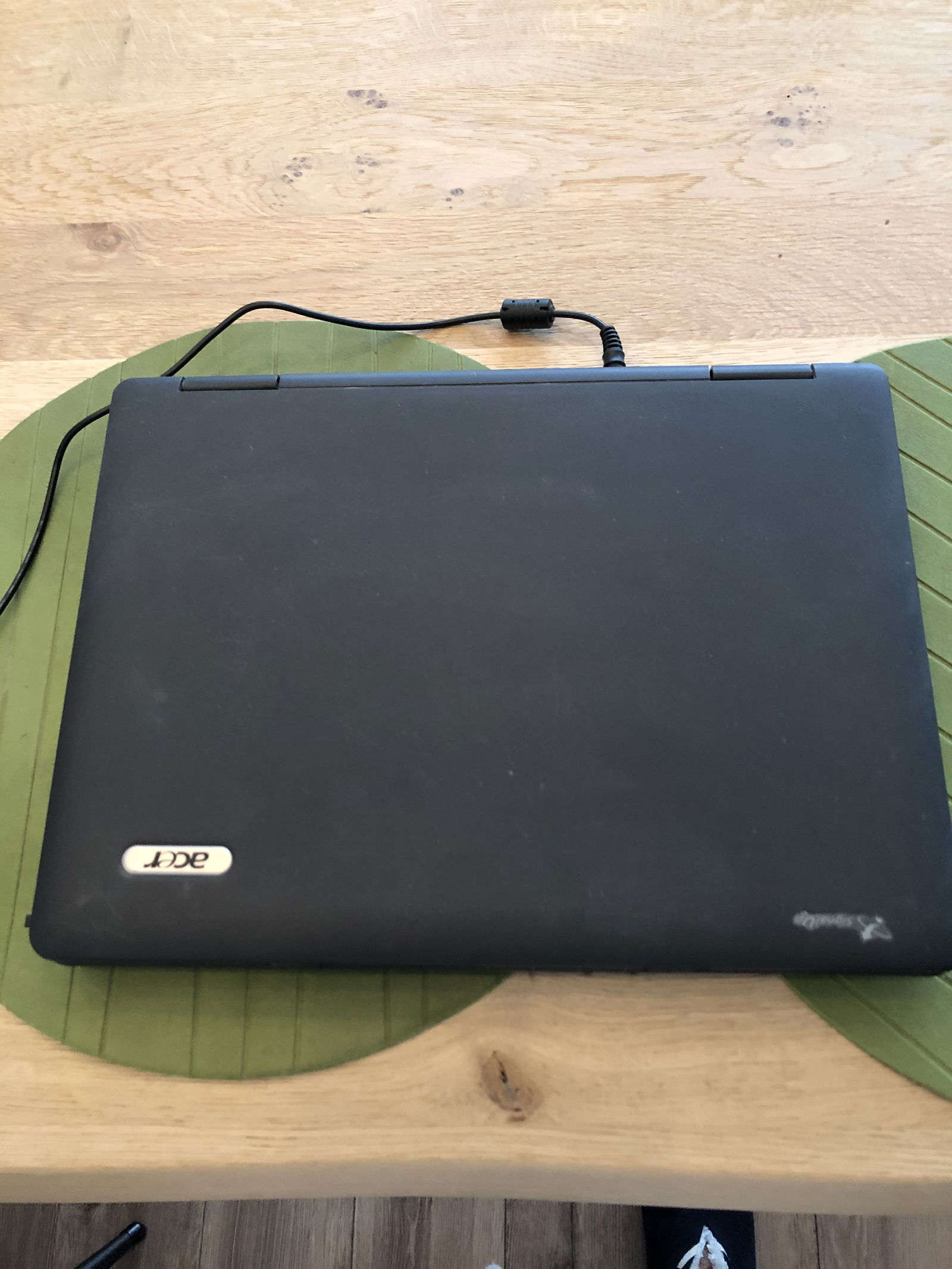 Te Koop 15 Inch Acer Laptop Extensa 5630 EZ met 2 Ghz met draadloos internet en een Stroomad. - Afbeelding 4