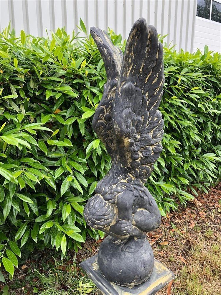 Knielende Engel met vleugels omhoog,zandstenen-beeld - Afbeelding 2