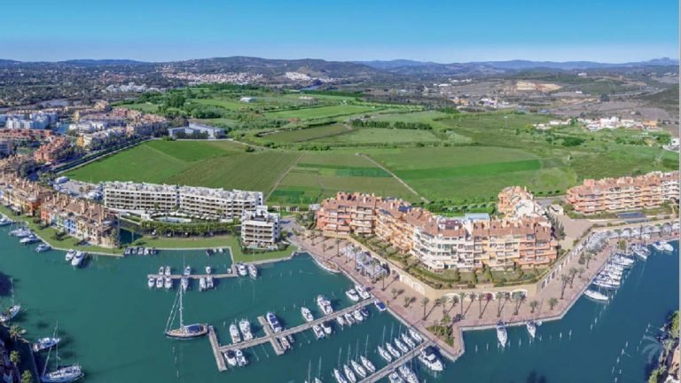 Uw Appartement in SOTOGRANDE aan haven bij zee en zwembad en met garageplek - Afbeelding 2