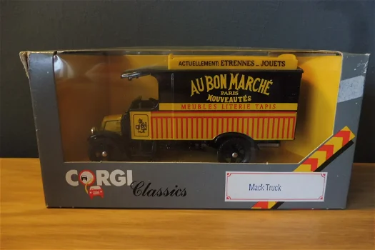 1:43 Corgi C906-6 Mack truck 'Au Bon Marché' zwart-geel - 0