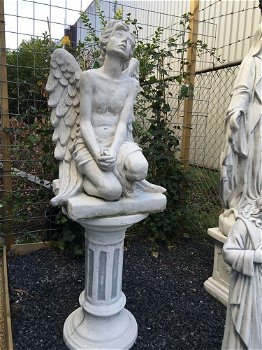 Uniek Engelbeeld, knielende grote Engel,tuin beeld-deco - 3