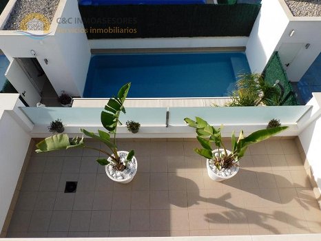 Villa met zwembad, tuin, parkeerplaats en solarium - 3