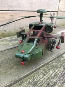 Metalen schaalmodel- Apache helikopter-gevechtshelikopter - nr. 1