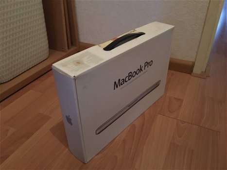 Originele (lege) doos Macbook Pro 13