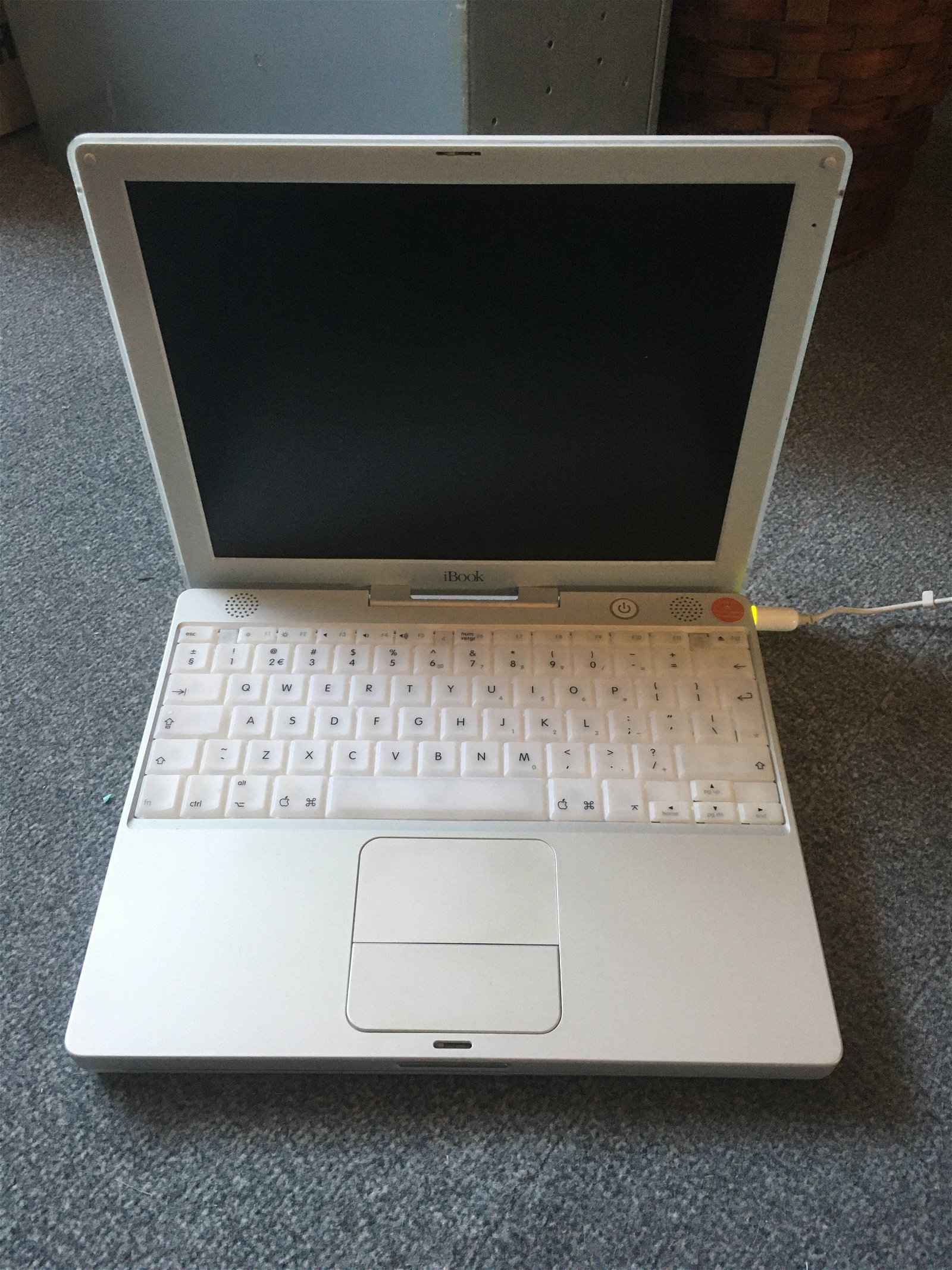 Apple Ibook G3 met voeding - nr. 1