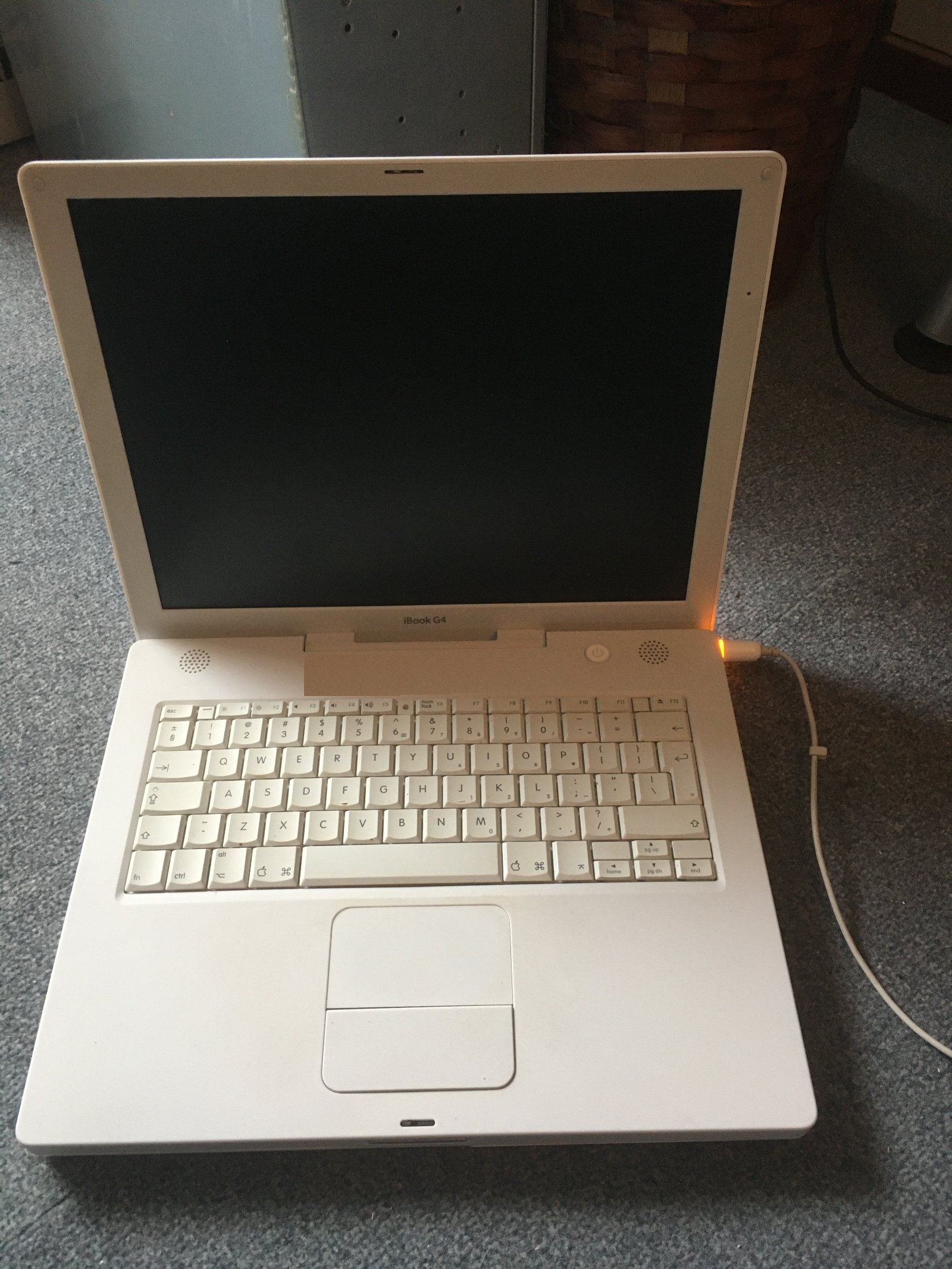 Apple Ibook G4 met voeding - nr. 1