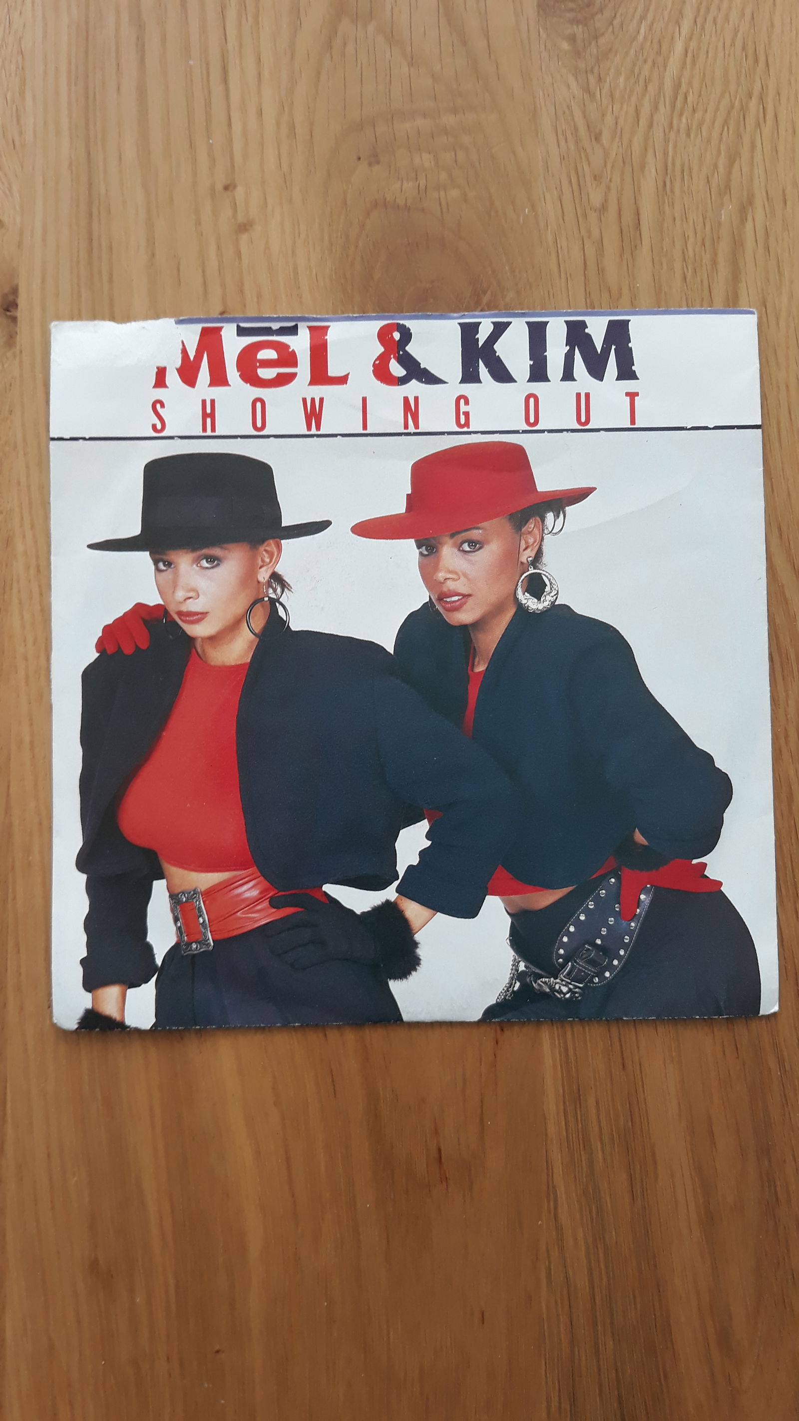 Mel & Kim | showing out - Afbeelding 2