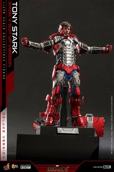 Hot Toys Iron Man 2 Tony Stark Mark V Suit up version Deluxe MMS600 - 3