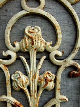 Metalen sierrek, art nouveau-rozenrek-deco-wandrek tulp - 2