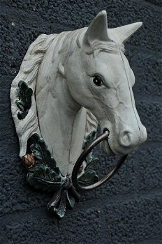Paardenhoofd met ring, gietijzer-wit-paard-deco-tuin - 1