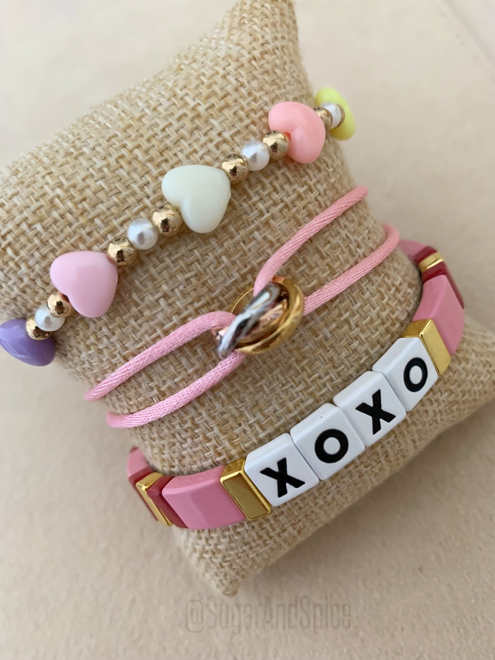 XOXO tegel armband kralen roze ibiza hippie mix match NIEUW - nr. 1
