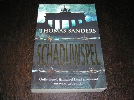 Schaduwspel- Thomas Sanders - 0