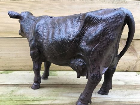 Sculptuur metalen grote koe, prachtig-koe-marmer - 4