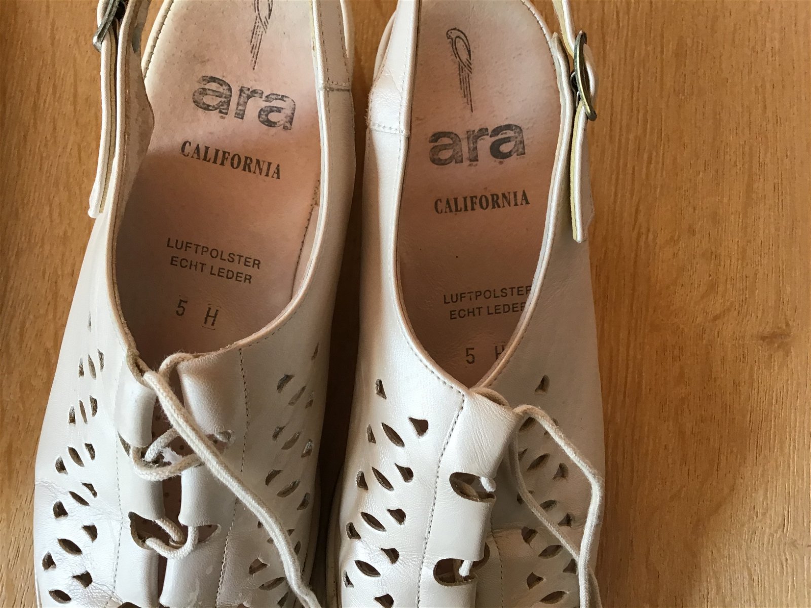2 Paar schoenen , één nieuwe en één gebruikte maat 36 - Afbeelding 2