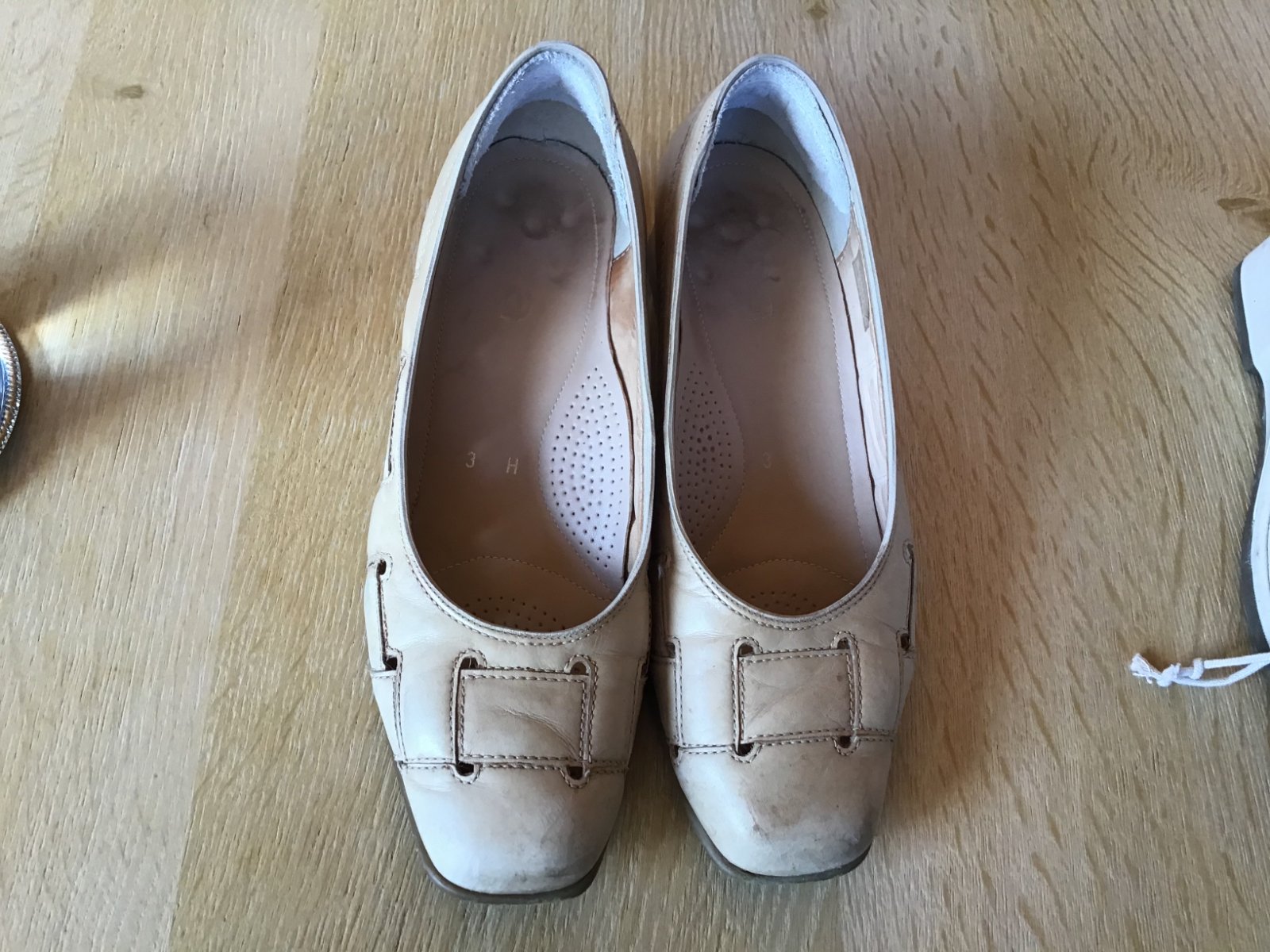 2 Paar schoenen , één nieuwe en één gebruikte maat 36 - Afbeelding 4